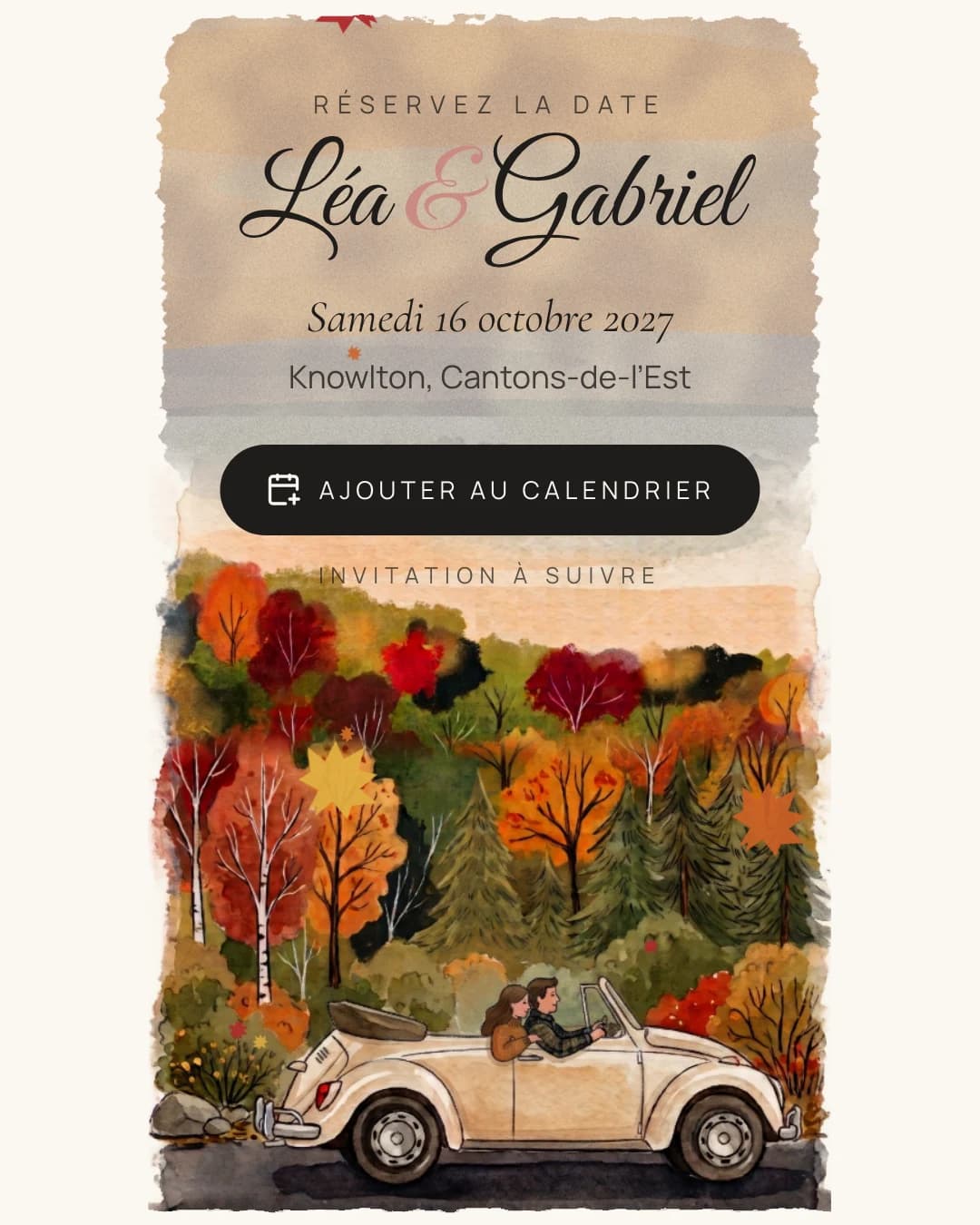 Le faire-part Balade d’automne : une décapotable sur une route bordée d’érables rouges et orangés, peinte à l’aquarelle, sous les noms et la date du couple.